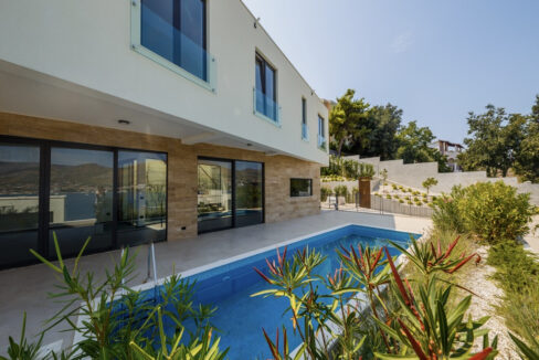 Neue moderne Villa auf Ciovo, nahe am Meer
