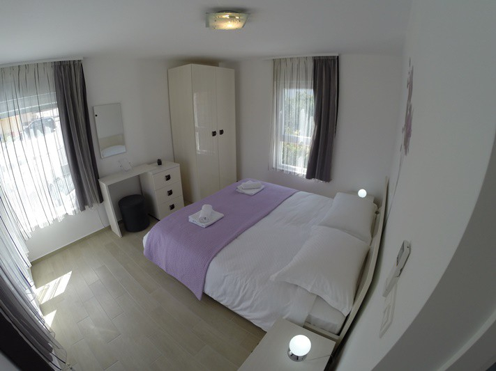 Haus mit Meerblick in Okrug Gornji