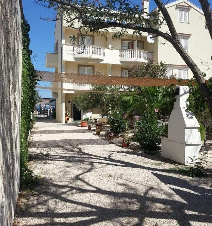 Haus am Strand auf der Insel Pag