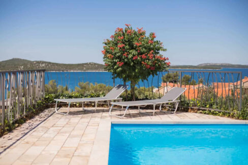 Haus mit Meerblick in der Nähe von Sibenik